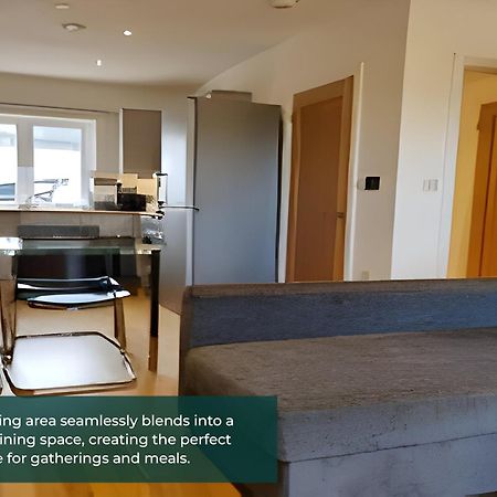 Cliffe Terrace 2Bed 2 Bath Free Parking Space Chatham  Exterior photo